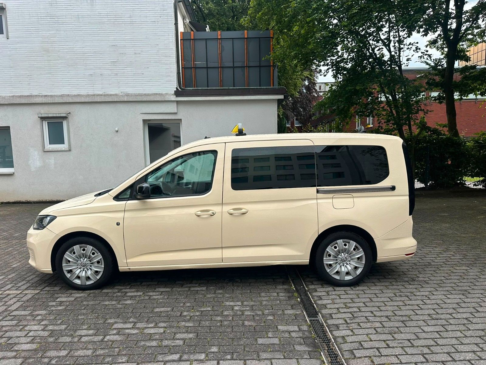 VW Caddy 2,0TDI Rampe Rollstuhlgerecht 