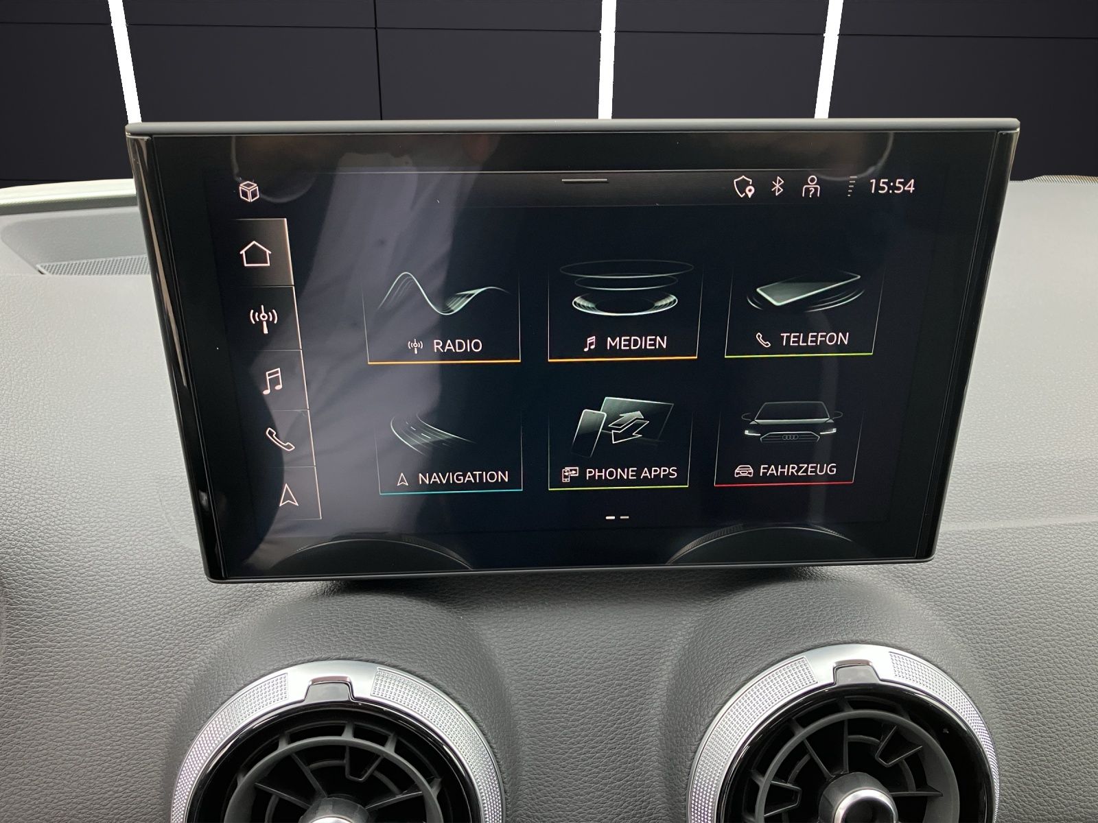 Fahrzeugabbildung Audi Q2 35 TFSI advanced Matrix GRA Vorb. Navi