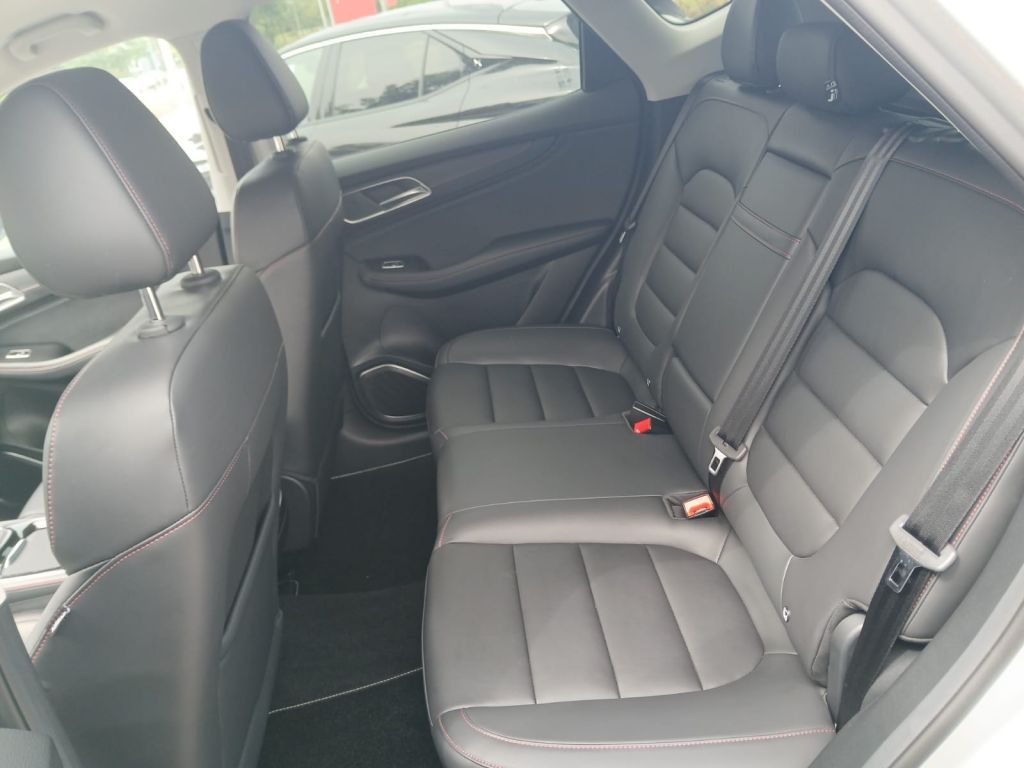 Fahrzeugabbildung MG HS 1.5 Benzin Automatik Comfort *Cam*Shz*NAVI*