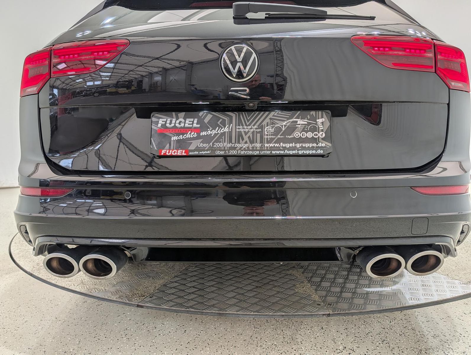 Volkswagen Golf Variant 2.0 TSI DSG R 4Motion Estriol 19Z foto 5