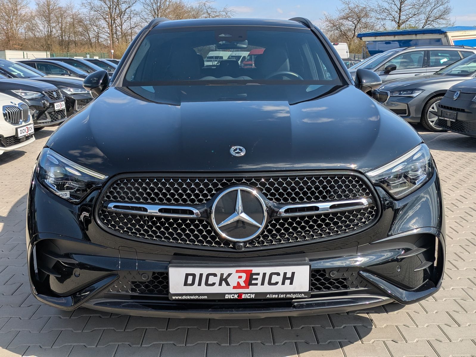 Fahrzeugabbildung Mercedes-Benz GLC 300 d 4M AMG PANO*DIGITAL-LIGHT*ACC*AHK*20"