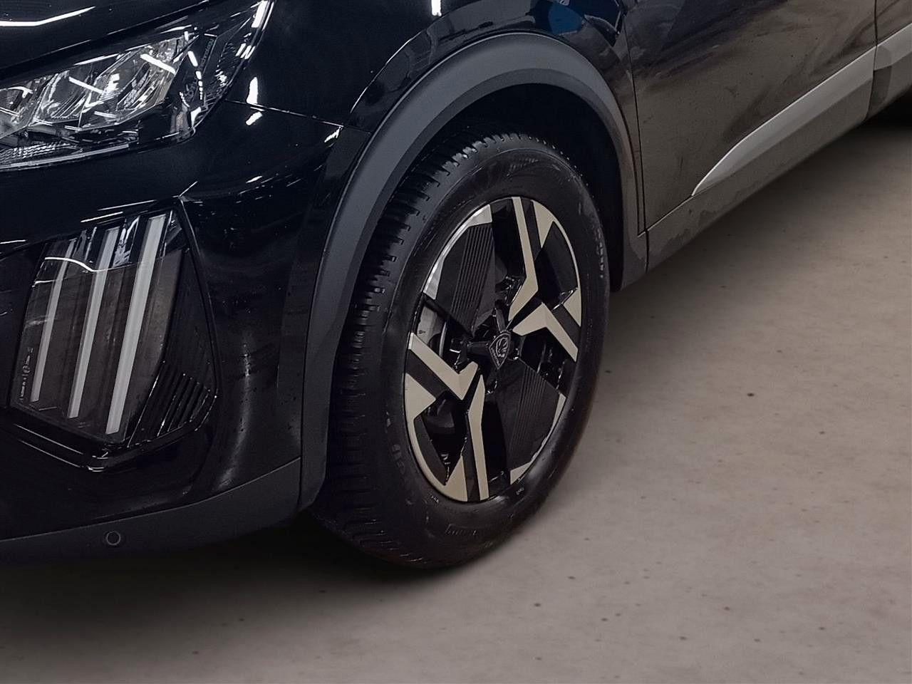 Fahrzeugabbildung Peugeot 2008 1.2 HYBRID ALLURE E-DSC NAVI/LED/SPORT/VIRT