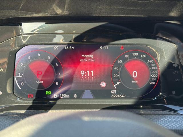 Fahrzeugabbildung Volkswagen Golf VIII 2.0 TSI GTI CLUBSPORT 45 LED-MATRIX R-
