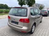 Volkswagen Touran Trendline*7 SITZER*PDC*NAVI - Volkswagen Touran Trendline mit Benzin-Antrieb