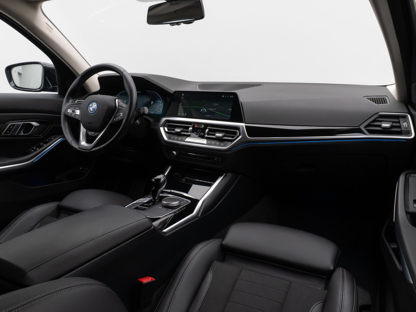 Fahrzeugabbildung BMW 330e xD Sport Line Kamera Laser HUD DAB HiFi AHK