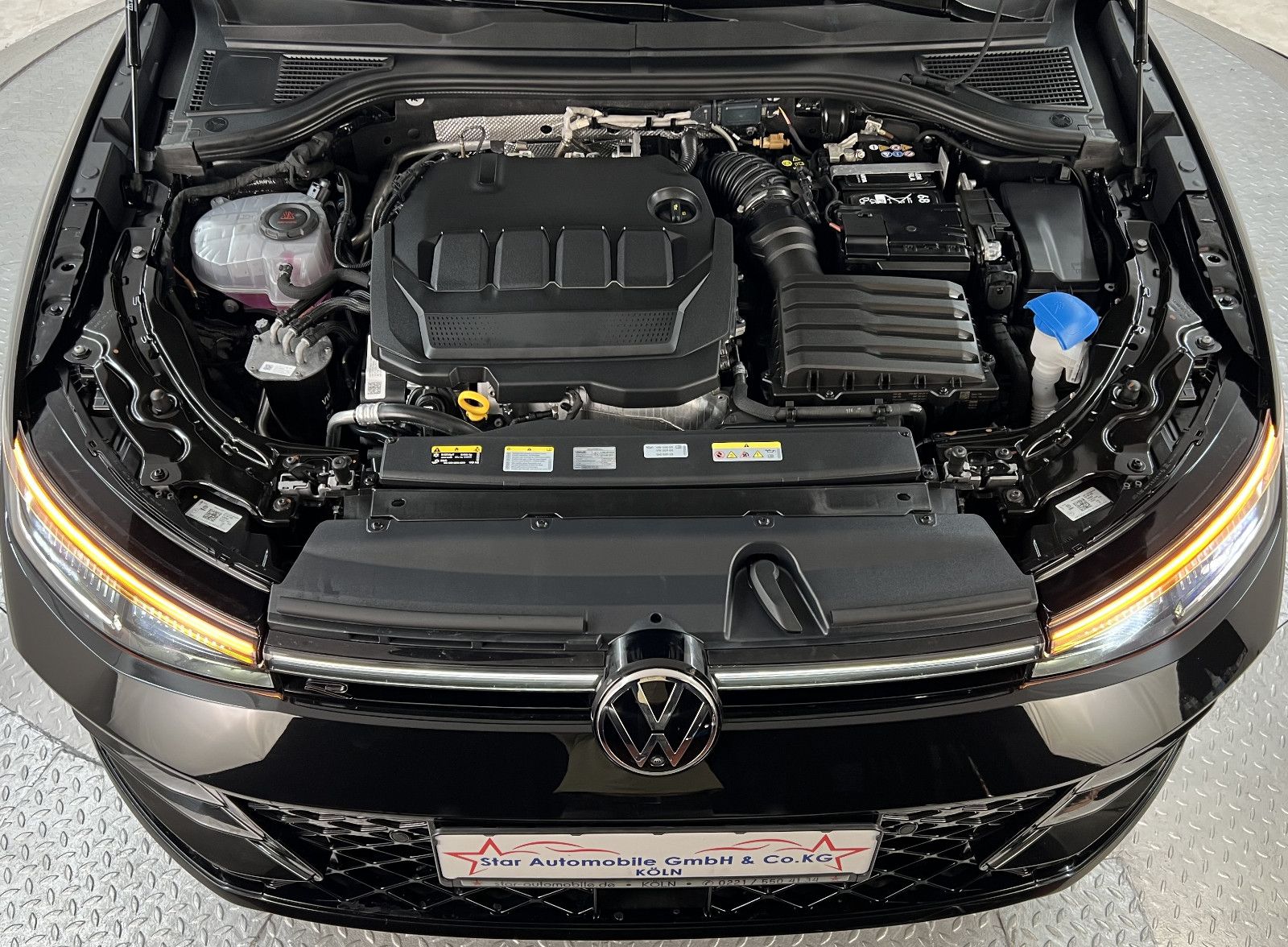 Volkswagen Passat Var. R-line 2.0 TDI 110 kW NAVI SH STANDH foto 5