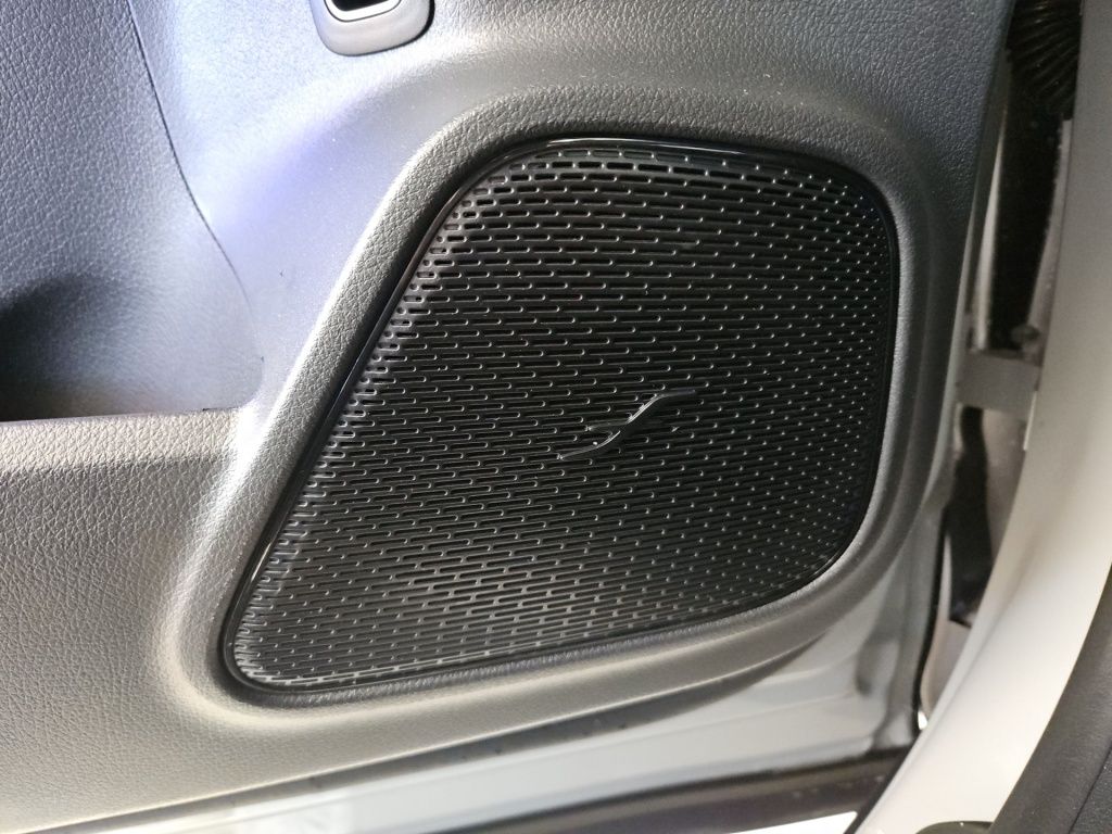 Fahrzeugabbildung Mercedes-Benz GLB 200 +AMG+EDITION+NIGHT+AHK+MULTIBEAM+WINTER+