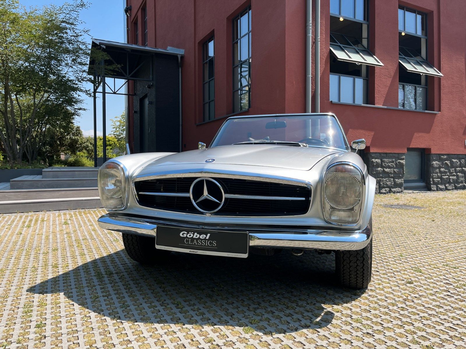 Fahrzeugabbildung Mercedes-Benz 230 SL