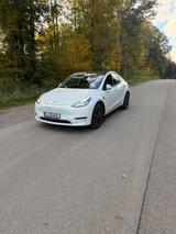 Tesla Model Y Performance Dual Motor AWD Performance - Tesla Gebrauchtwagen in Stuttgart