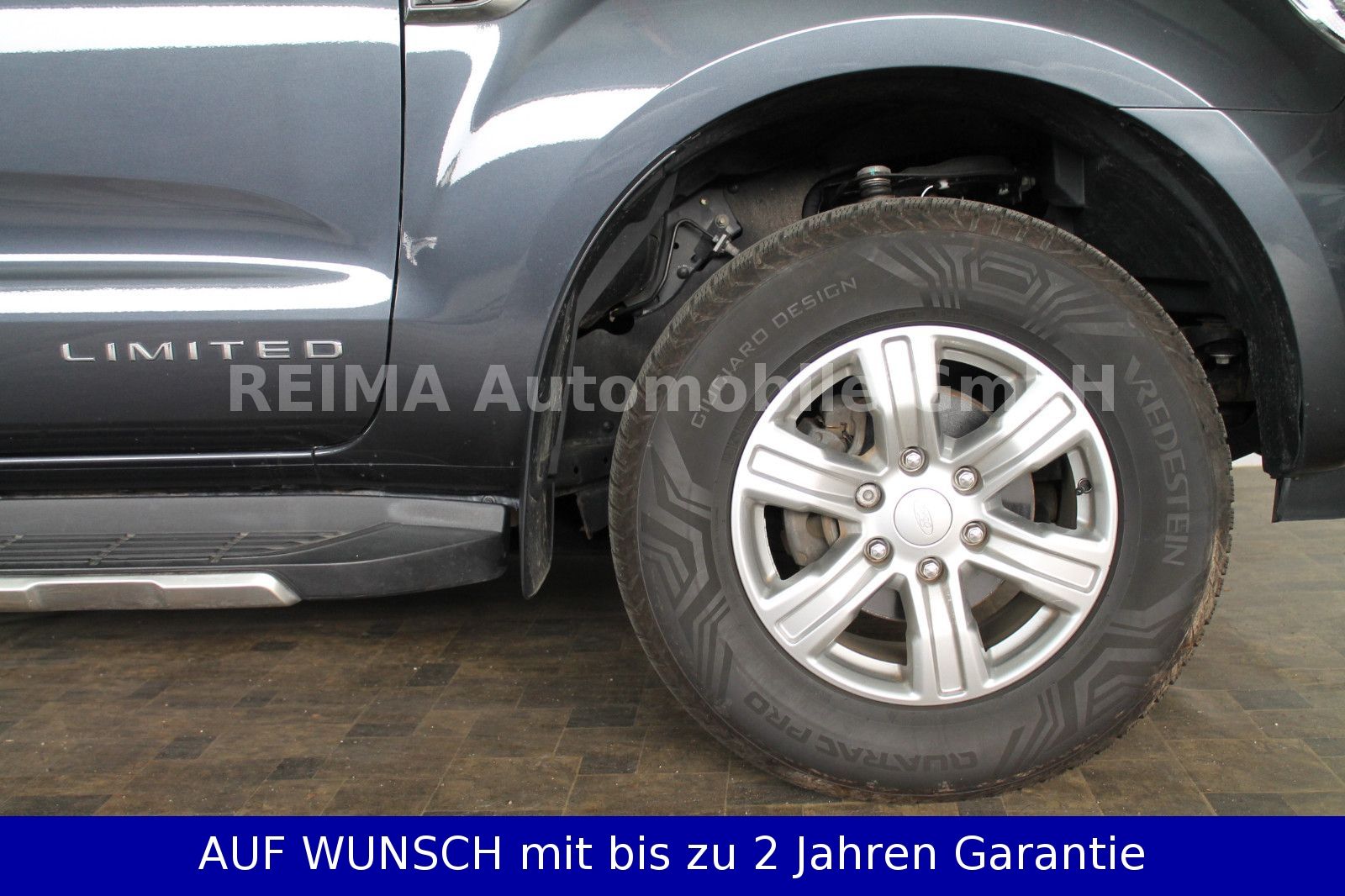 Fahrzeugabbildung Ford Ranger Limited Extrakabine 4x4, Trittbretter
