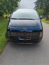 Hyundai STARIA 2.2 CRDi Signature 7-Sitzer Auto 2WD ... - schwarze Hyundai STARIA