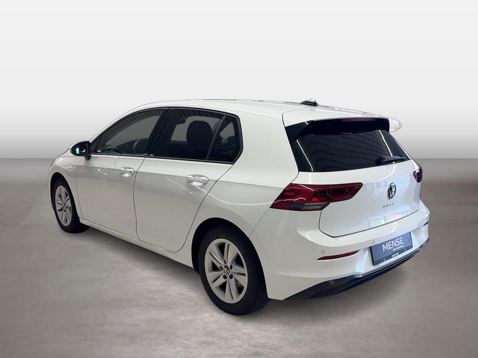 Volkswagen Golf VIII 1.5TSI Life CarPlay h/k AHK Standhzg