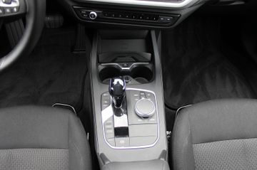 Fahrzeugabbildung BMW 118i Advantage Steptronic Temp. Navi LED PDC FSP