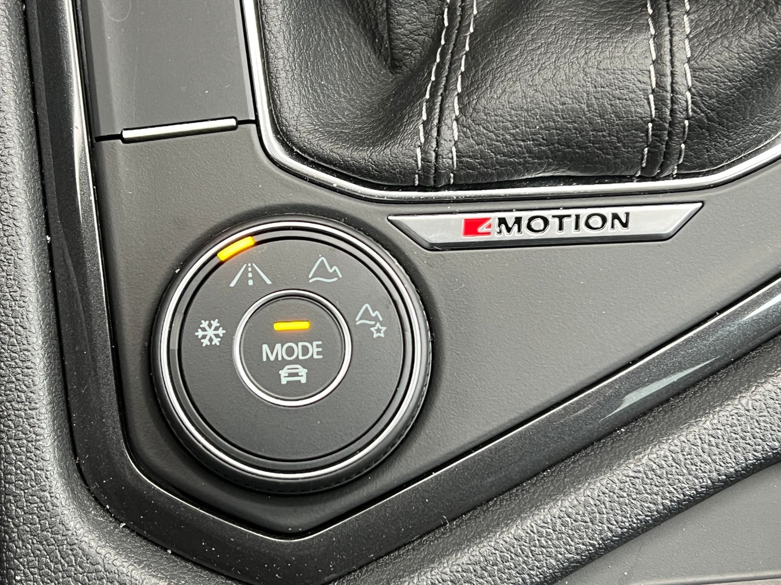 Fahrzeugabbildung Volkswagen Tiguan Allspace R-Line 2.0 TDI DSG 4MOTION *AHK,