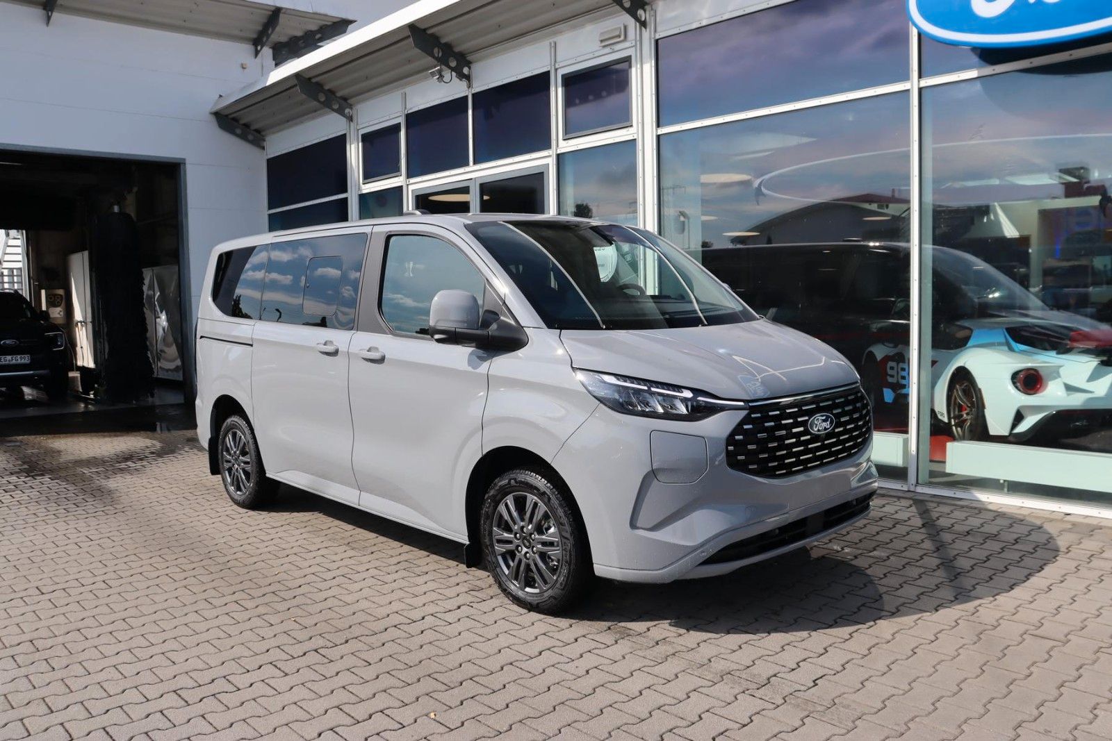 Ford Tourneo Custom Titanium 2.5l PHEV 340 L1 0,0%*