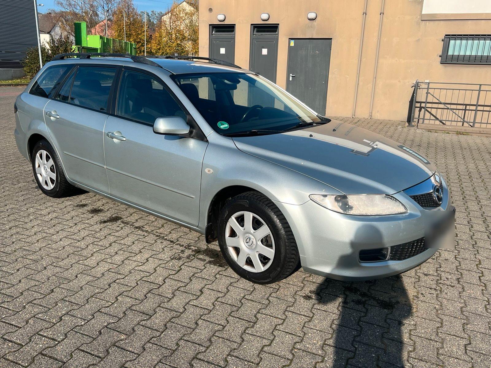 Mazda 2 2007 — салон