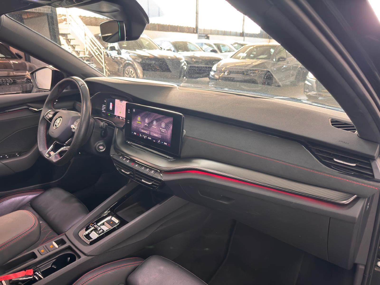 Skoda RS4x4 PANO/HUD/TOT/AHK/ShZ/WinP/MASS/ACC/XDS/HOD