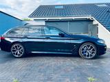 BMW 540i xDrive Touring A - - BMW 540 in Bremen