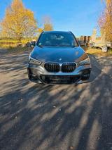 BMW X1 F 48 in einem Top Zustand - BMW X1 F48 mit Benzin-Antrieb