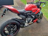 Ducati Streetfighter V2 mit vielen Extras - DUCATI ST2