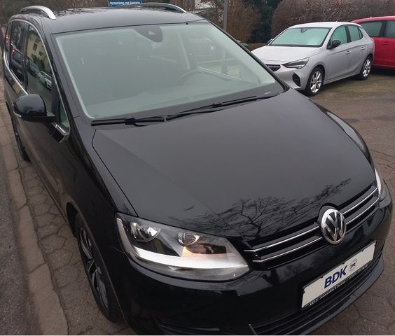 Volkswagen Sharan 2,0 TDi DSG Klima SHZ  Navi LMF17" BC