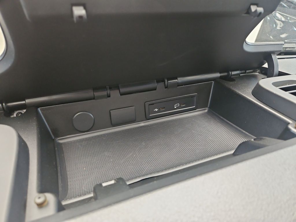 Fahrzeugabbildung Mercedes-Benz Sprinter 317 Kombi L2H2 Mobility Rollstuhl Lift