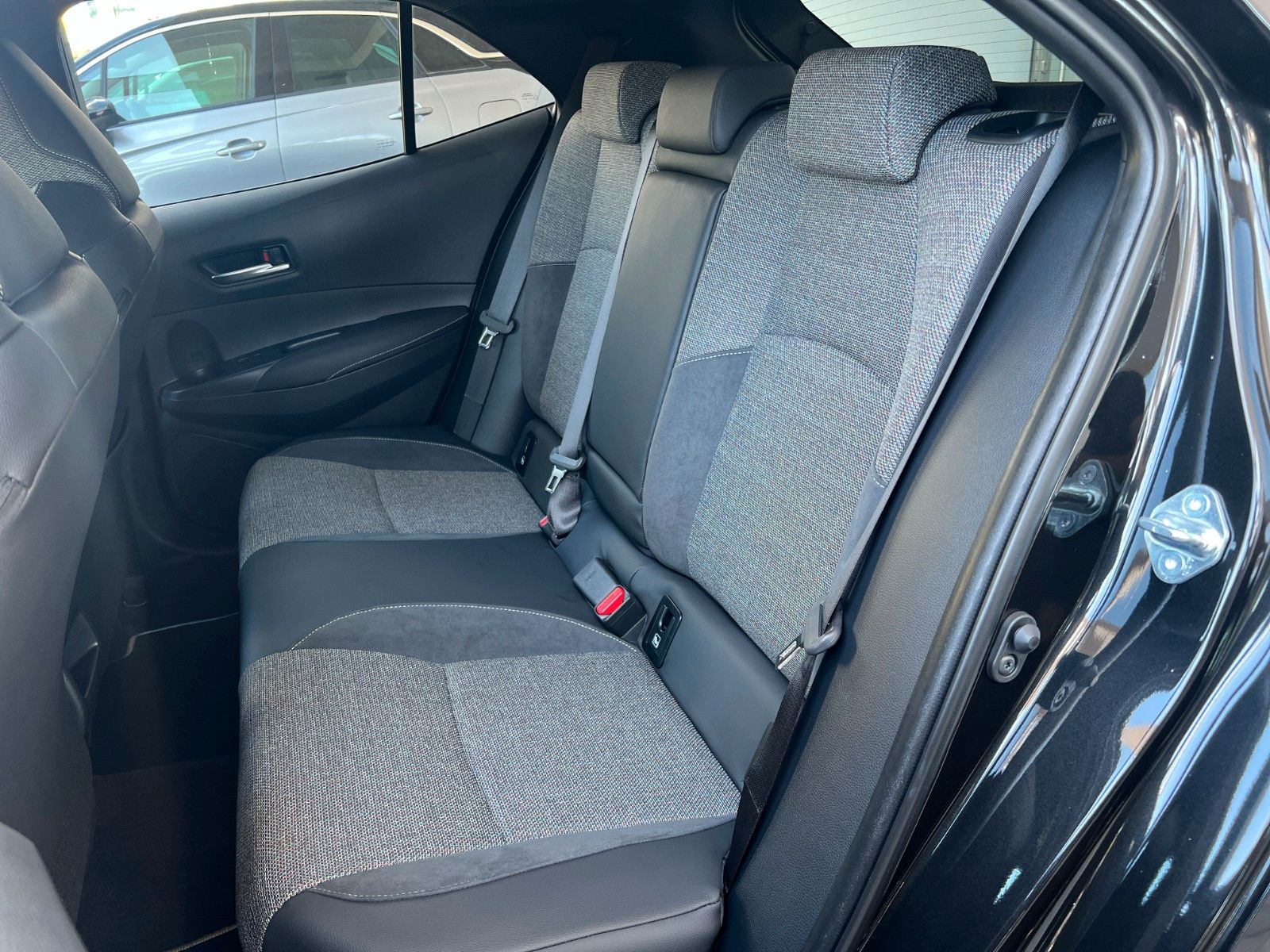 Fahrzeugabbildung Toyota Corolla Hybrid 140PS Teamplayer Technikpaket