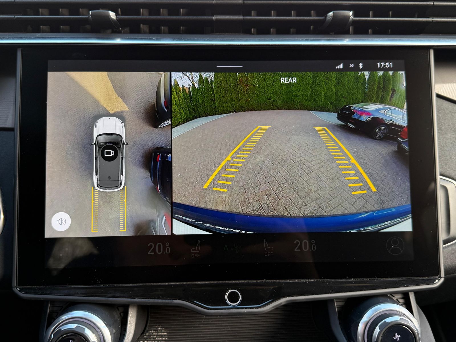 Fahrzeugabbildung Lynk&Co 01 1.5 T Aut PHEV PANO+LED+NAVI+ACC+MEMO+SHZ+360