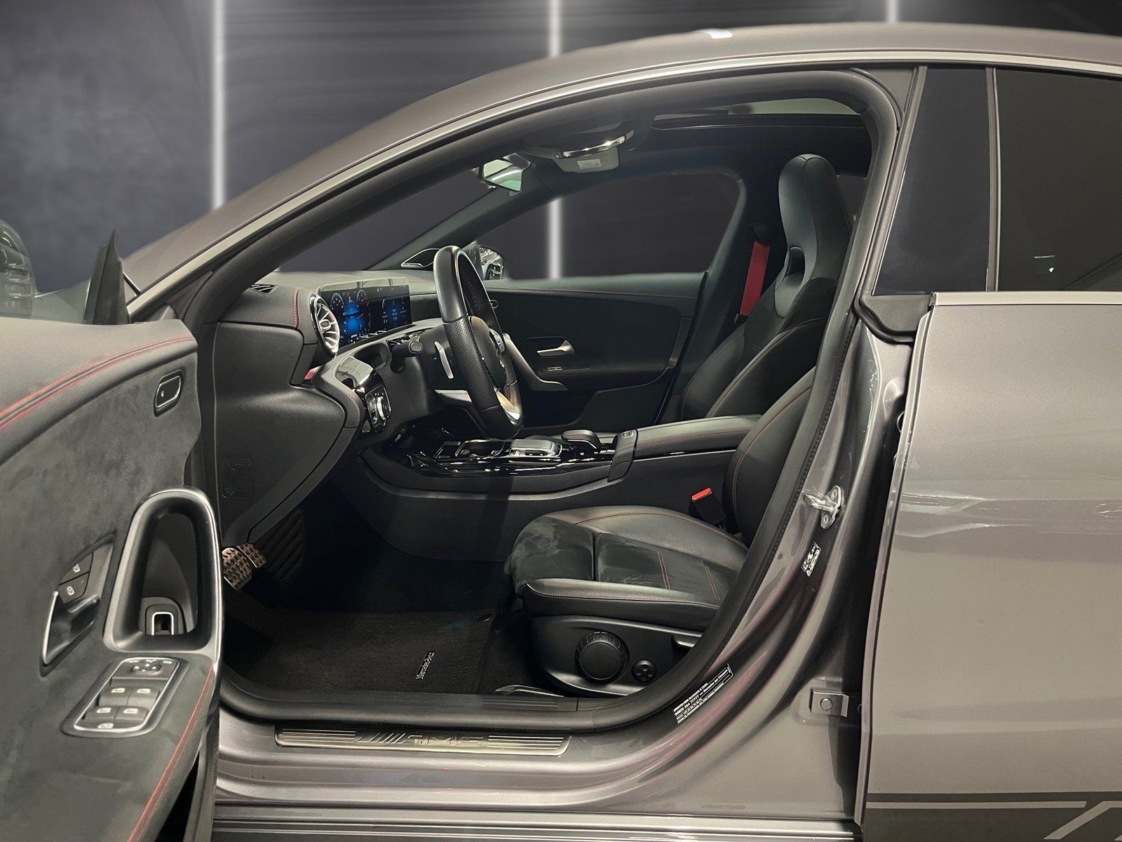 Fahrzeugabbildung Mercedes-Benz CLA 35 AMG 4M*Pano*Burmester*Distro*360*MLB*Ride