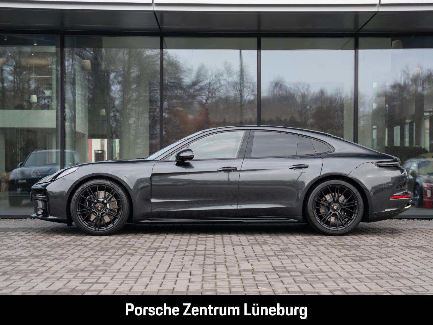 Porsche Panamera GTS HA-Lenkung InnoDrive Head-Up