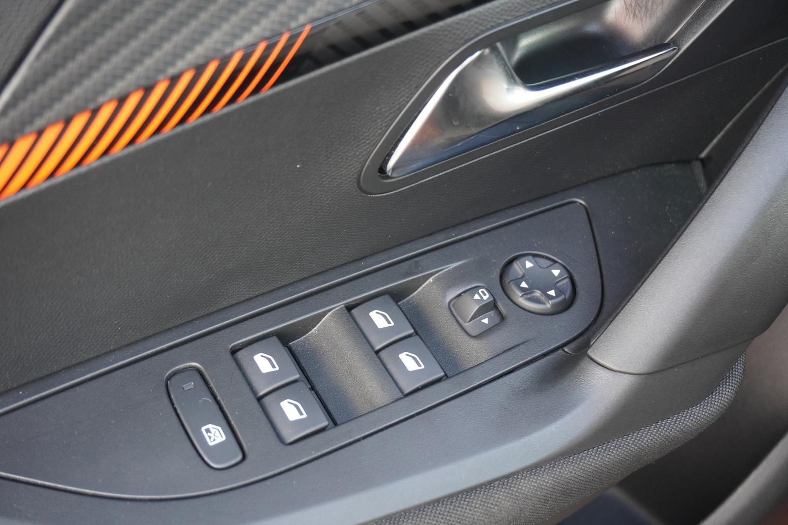 Peugeot 2008 1.2 PureTech Aut. LED Android Apple Kamera