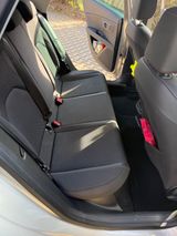 Seat Leon 2.0 TDI 135kW FR DSG FR Standheizung - Seat Leon: Gelb