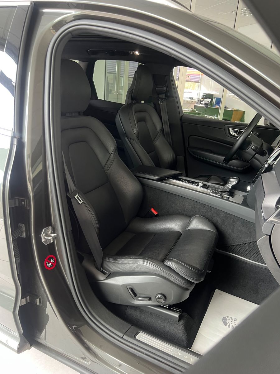 Fahrzeugabbildung Volvo XC 60 XC60 Inscription AWD * Business Xemium *