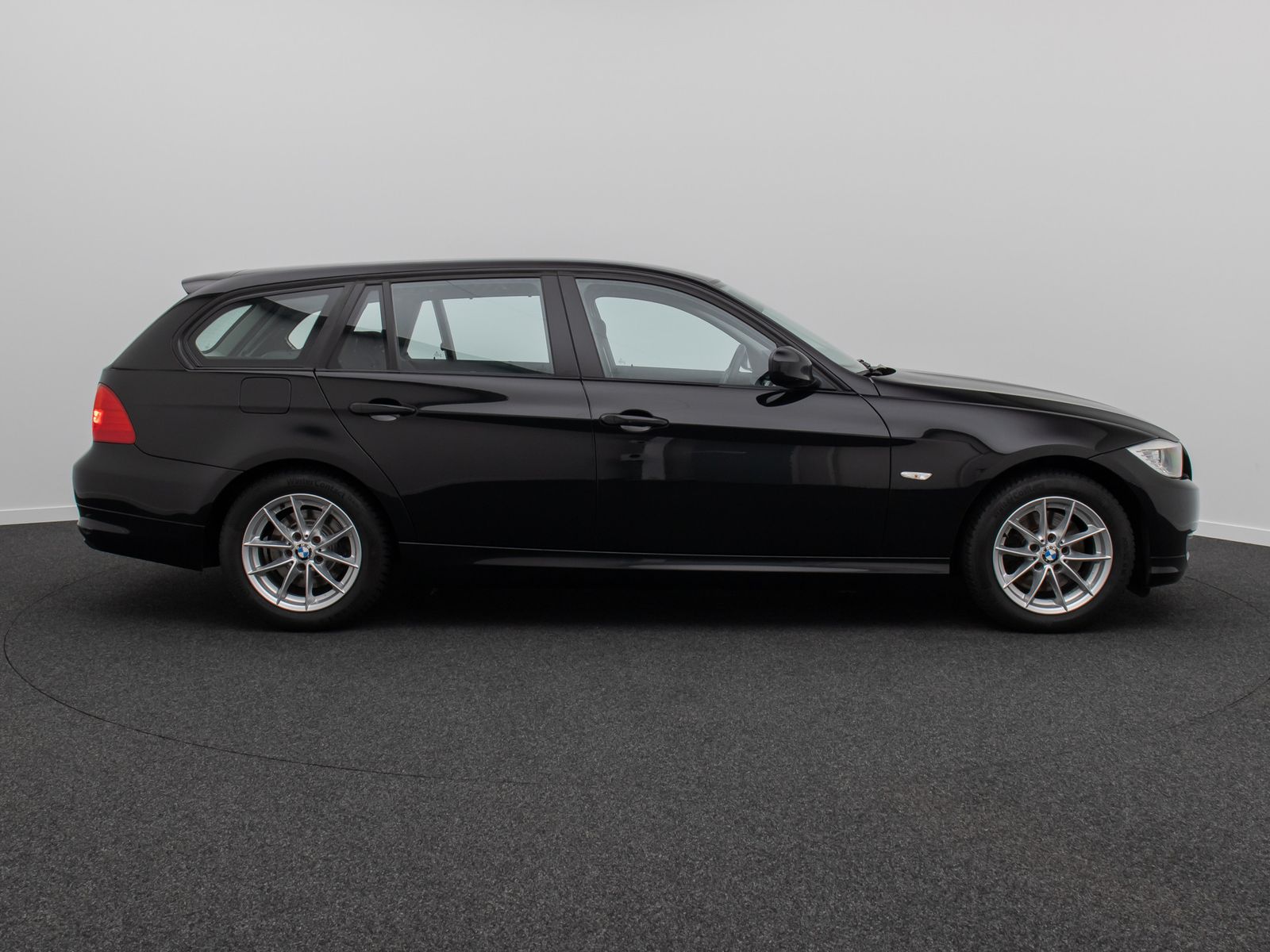 Fahrzeugabbildung BMW 318d GeschwindigReg PDC KlimaAut Freischprech