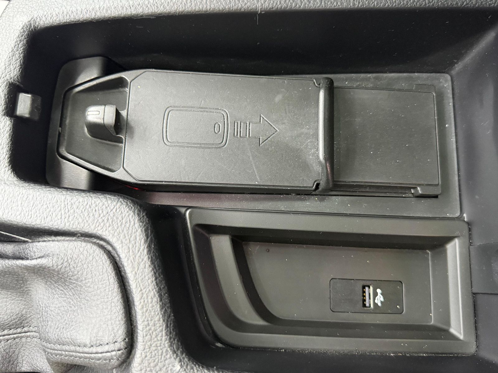 Fahrzeugabbildung BMW 320d xDrive GT M-SPORT/PANO/LEDER/HUD/AHK/AD LED