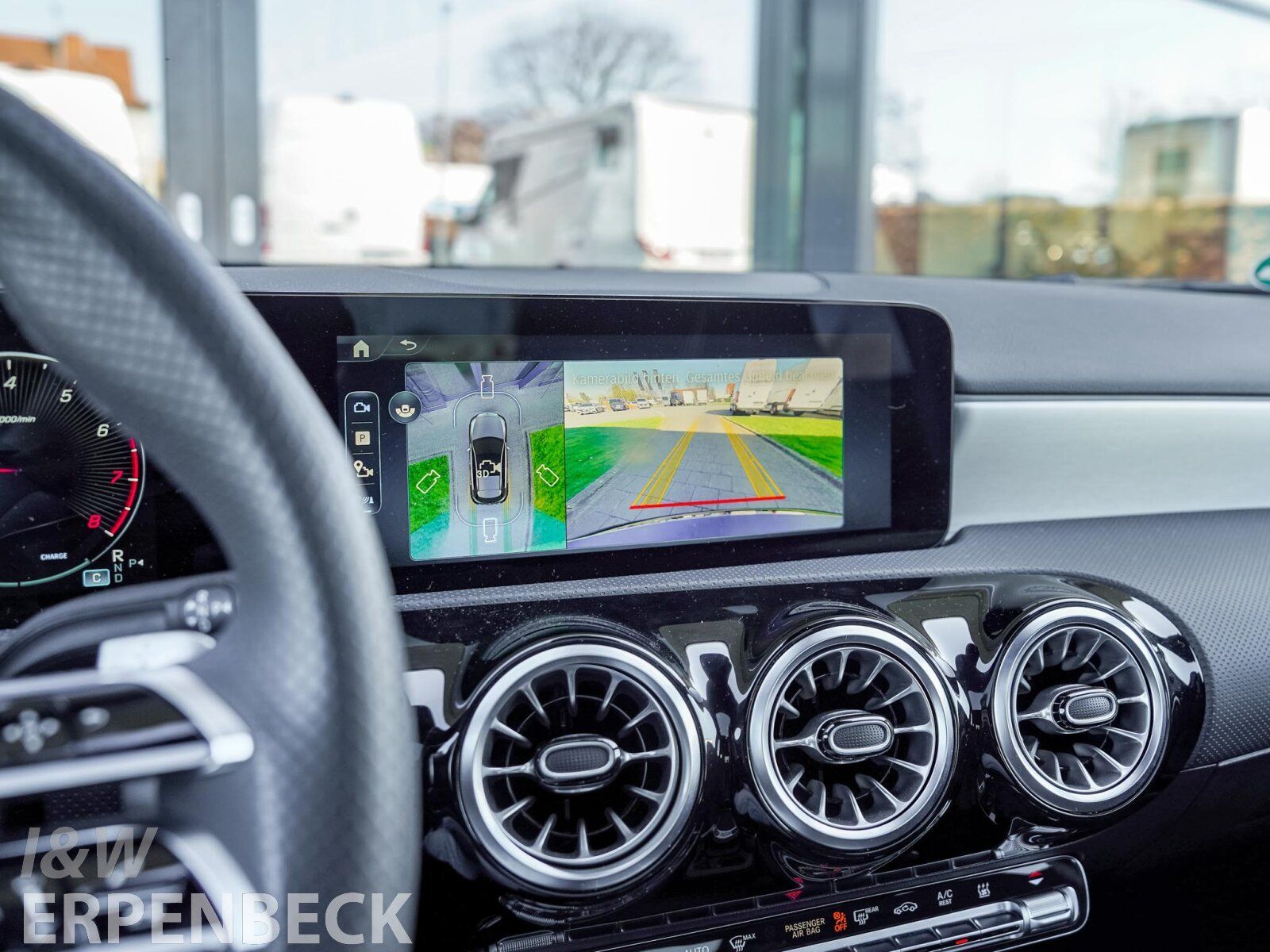 Fahrzeugabbildung Mercedes-Benz A 250 4MATIC AMG Line/Pano/Distro/360