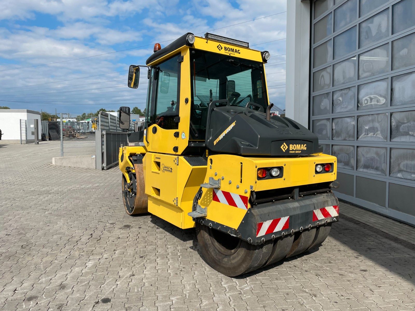 Fahrzeugabbildung BOMAG BW 154 ACP-4i AM / nur 1.459h / Asphalt Manager