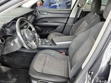 Alfa-Romeo Stelvio - 9