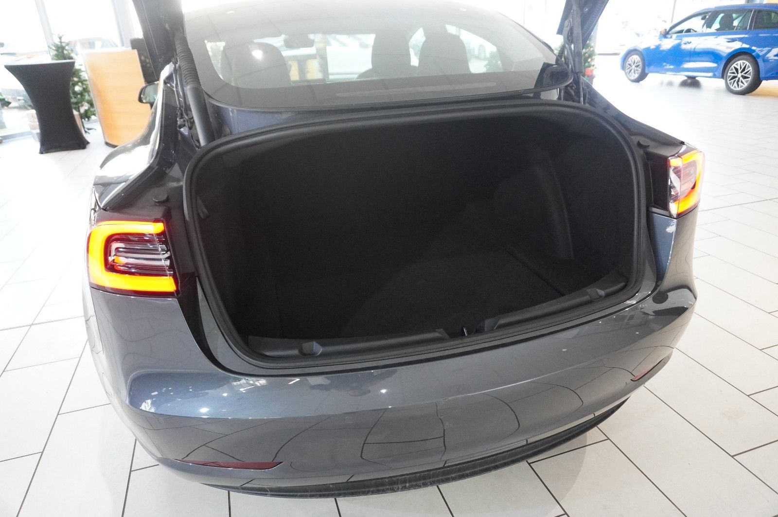 Fahrzeugabbildung Tesla Model 3 LONGRANGE DUAL-MOTOR NAVI/KAMERA/SH/PANO