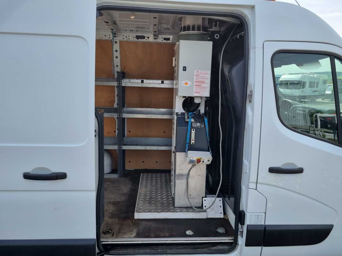 Fahrzeugabbildung Renault Master 2.3 dCi / France Elevateur 121FCC, 12,5m