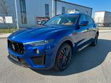 Maserati Levante Trofeo*Maserati Scheckheft*Service neu* - Maserati Levante Trofeo mit Benzin-Antrieb