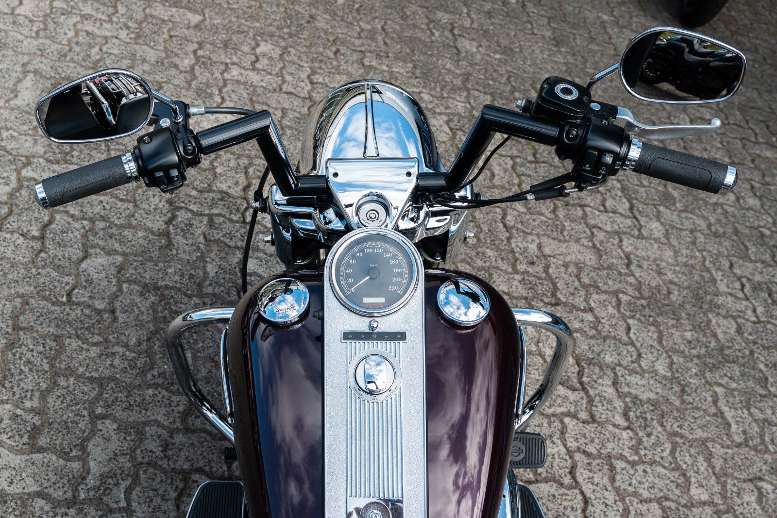 Fahrzeugabbildung Harley-Davidson FLHRC Road King Classic - Ape - Le Pera