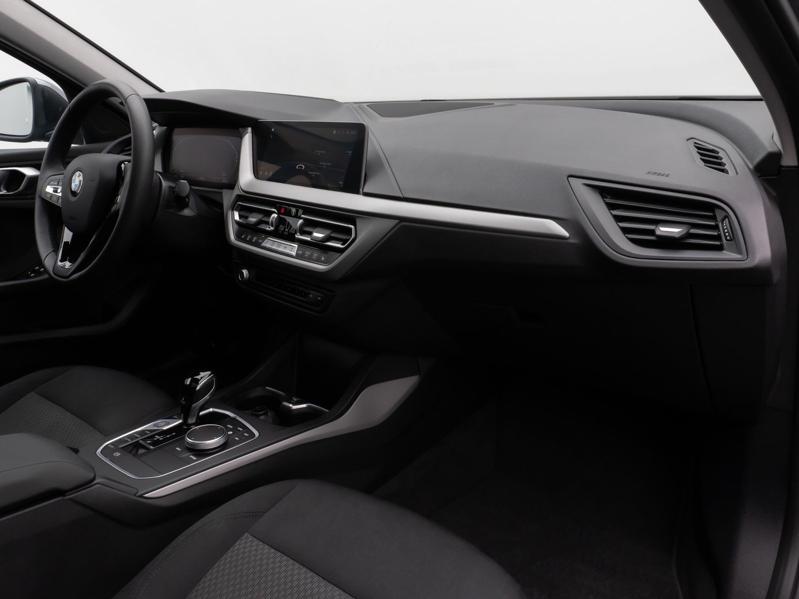 Fahrzeugabbildung BMW 120i Panorama Kamera HUD HiFi DAB LED 17Zoll