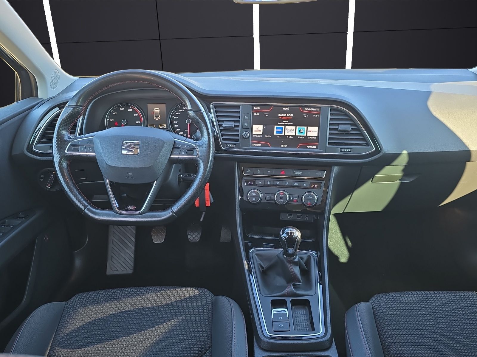 Fahrzeugabbildung SEAT Leon ST FR 1.5 TSI LED RFK SH