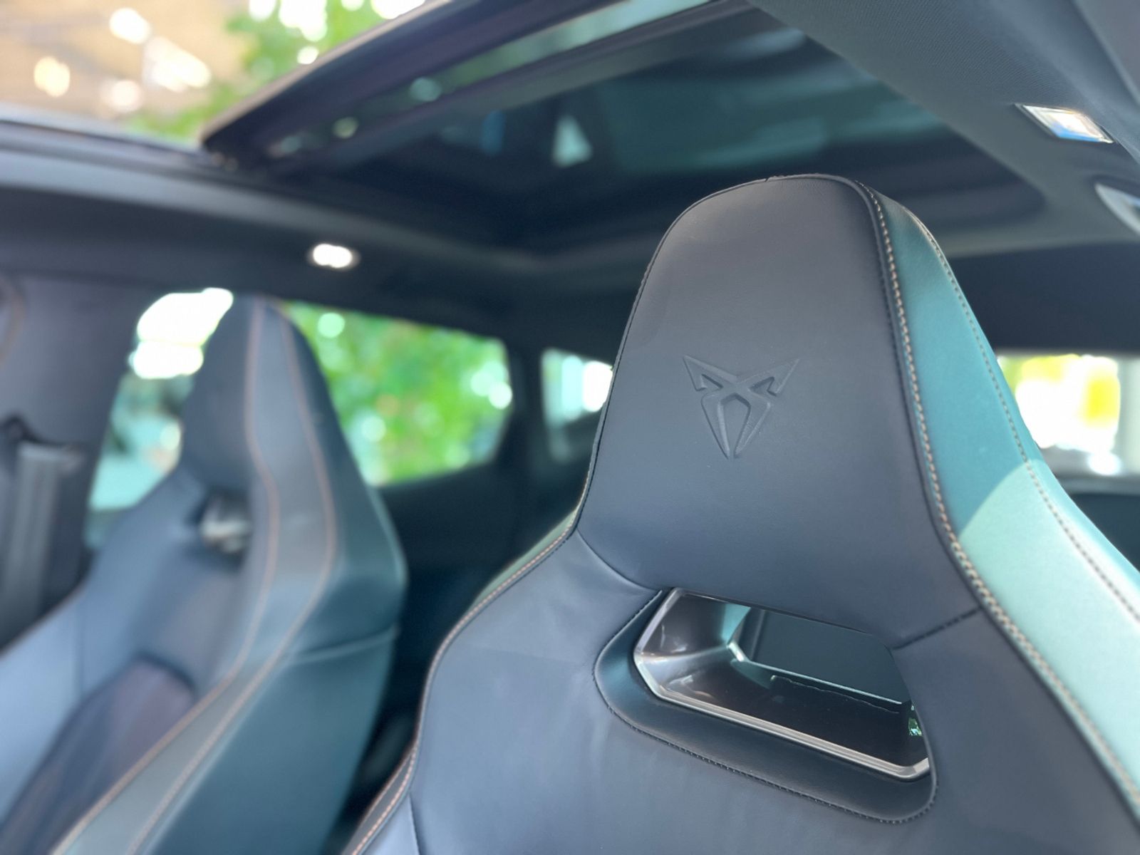 Fahrzeugabbildung CUPRA Formentor VZ 4Drive AHK PANO LEDER BEATS 19"