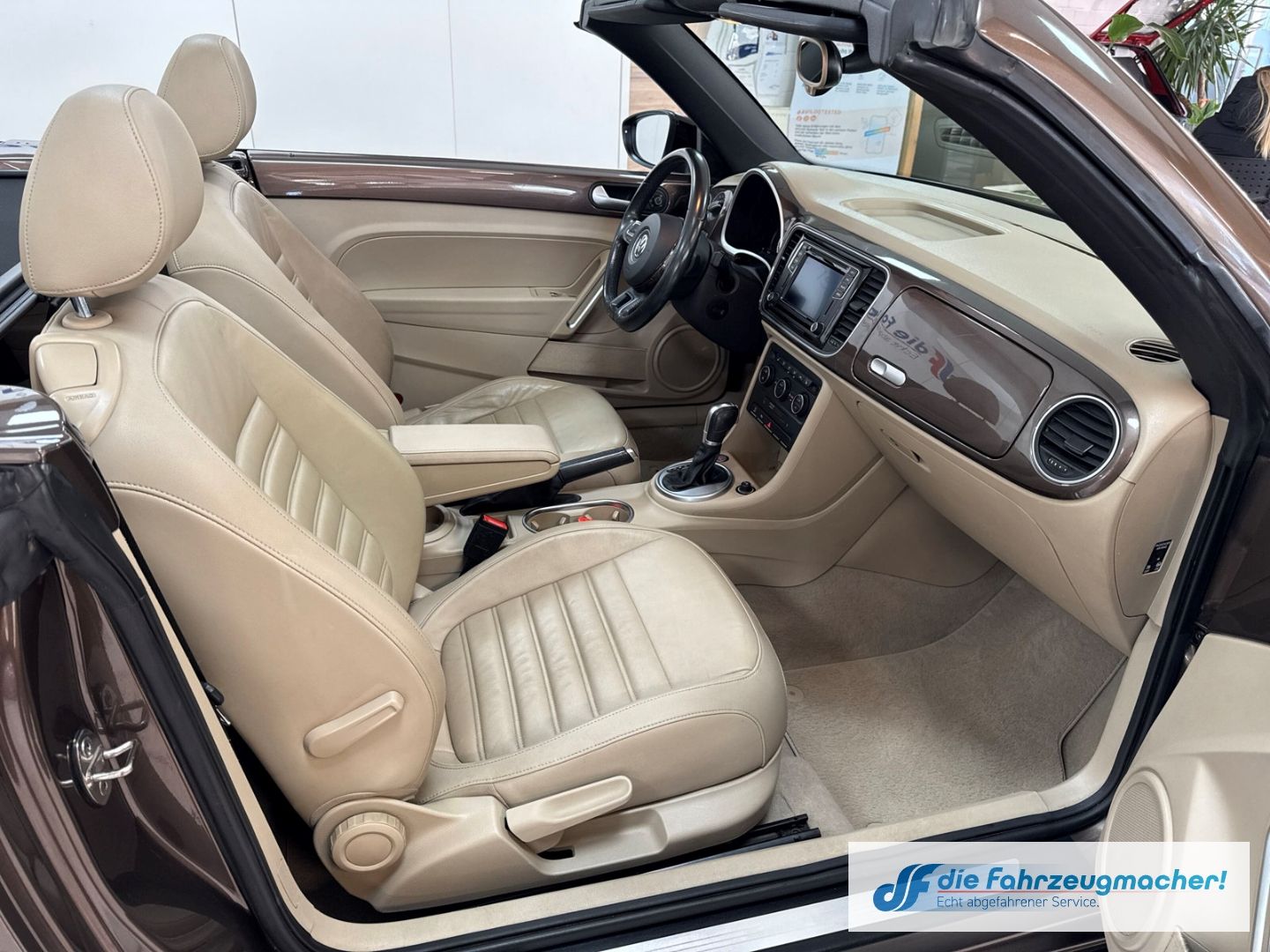 Fahrzeugabbildung Volkswagen Beetle Cabriolet Sport Navi Leder