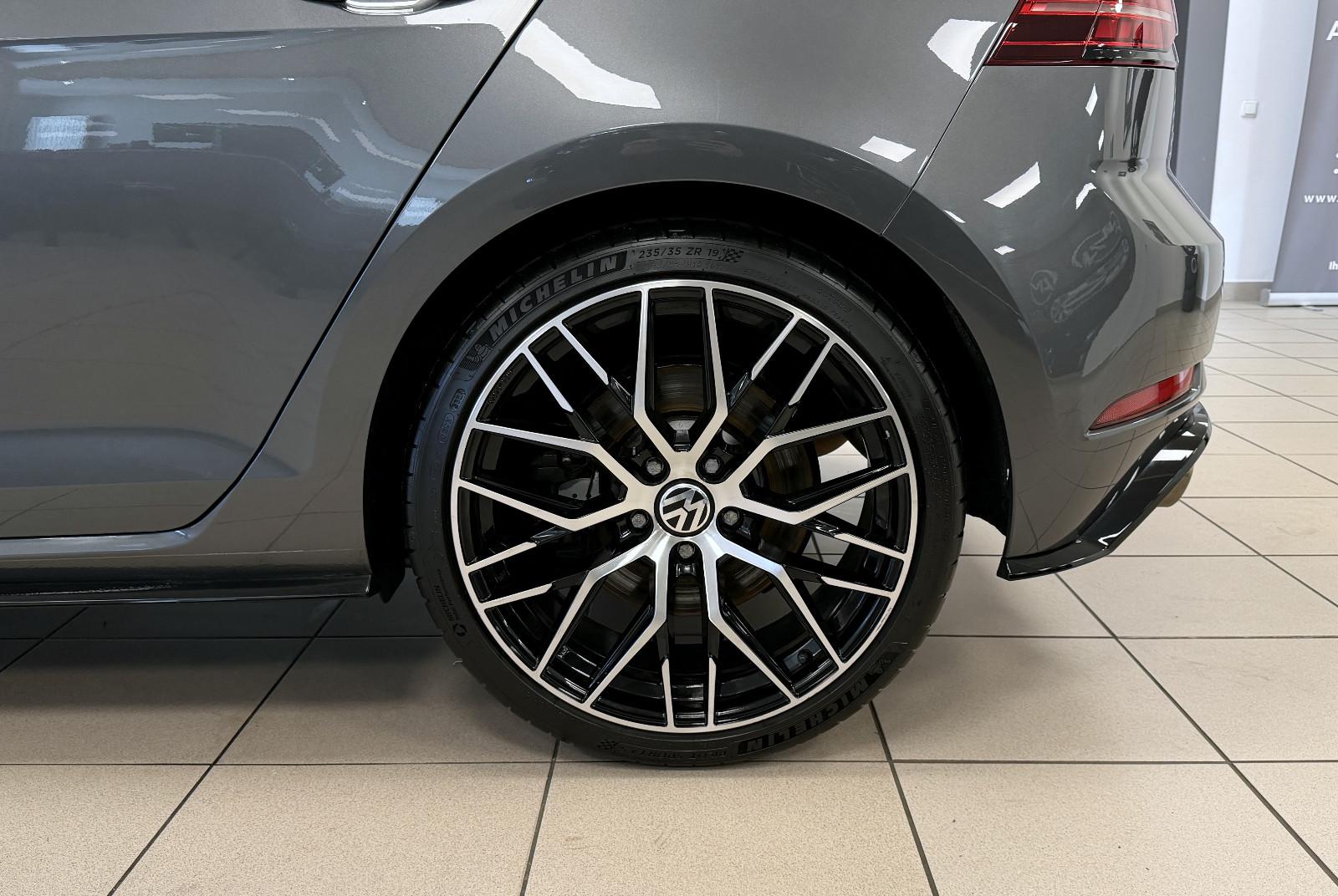 Volkswagen Golf VII R 4M *Akrapovic*PanSD*ACC*Carbon*Kamera