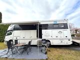 Mercedes-Benz Low mileage horse truck with pop-out - Mercedes-Benz Low