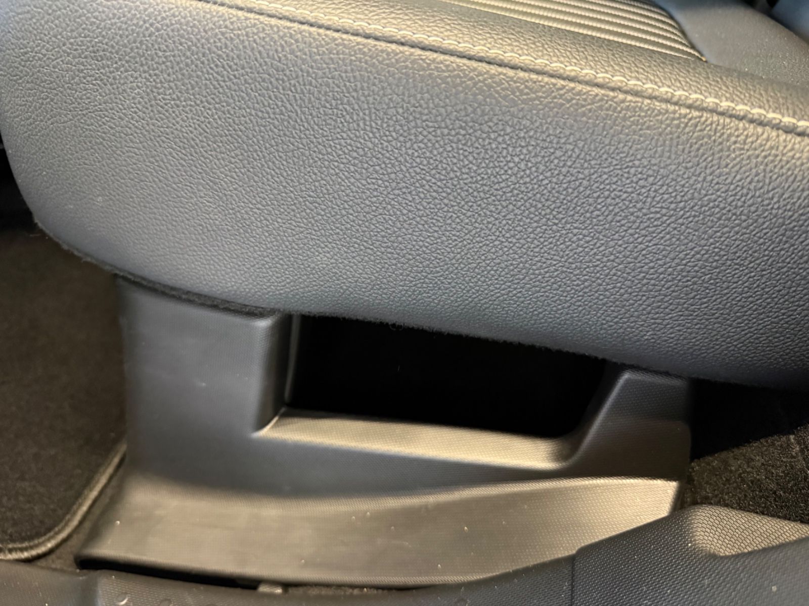 Fahrzeugabbildung Renault Twingo Techno Electric, Navi, Rückfahrkamera