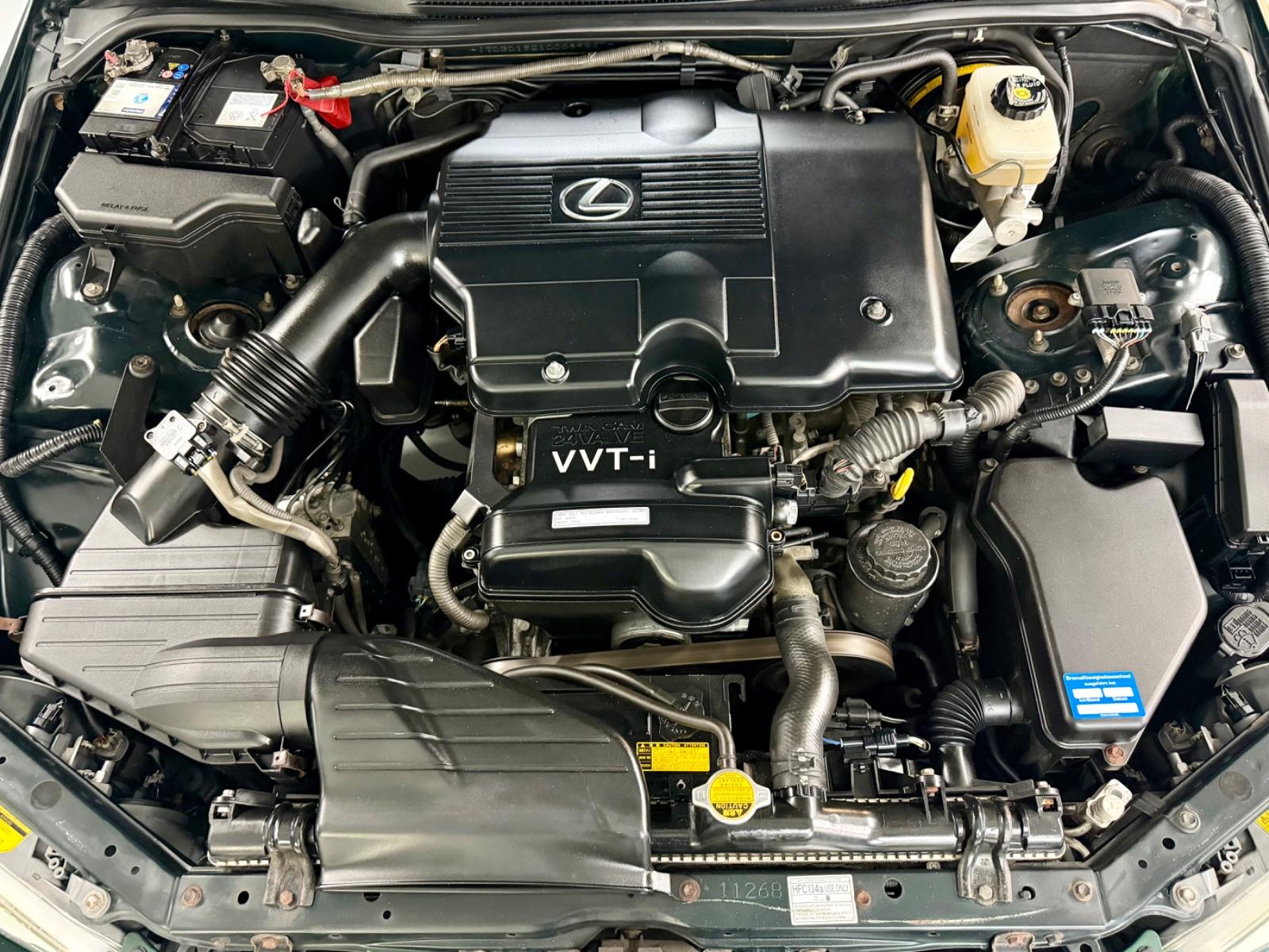 LEXUS IS 300 213 ch BVA 6 cylindres en ligne - 192400 km